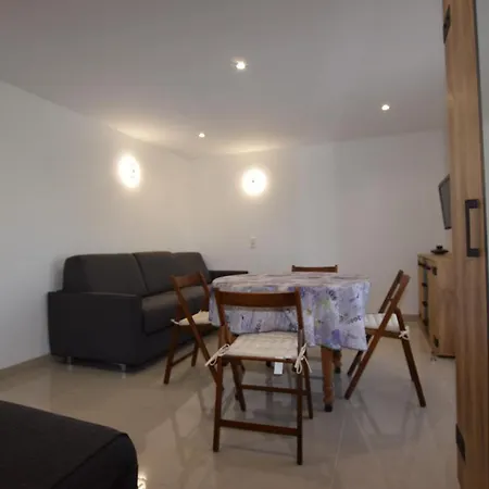 Sette B Locations T1 Bas شقة كافالير سور مير