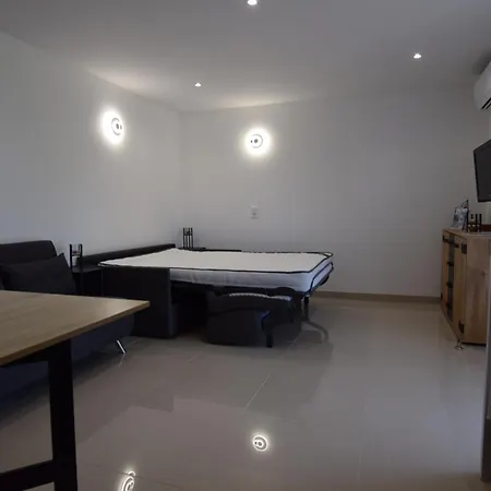 Sette B Locations T1 Bas شقة كافالير سور مير